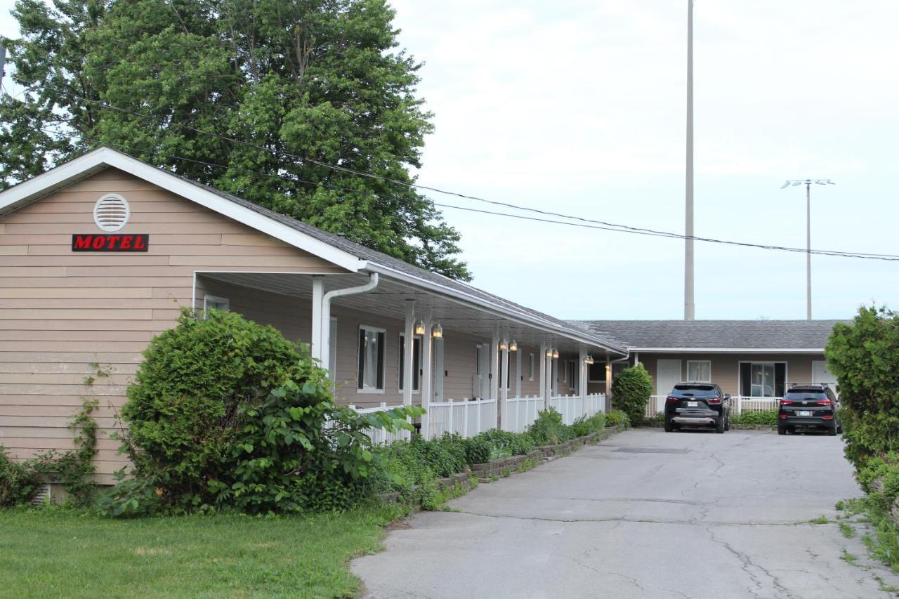 Hotel Le Marigot Vaudreuil-Dorion Zewnętrze zdjęcie